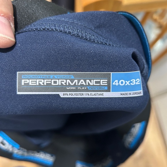 Roundtree & Yorke Men's Deep Blue Straight Jeans - Picture 3 of 4